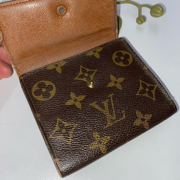 Authentic Louis Vuitton Elise Compact Wallet - Picture 3 of 12